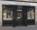 Wie alle Glashütte Original Boutiquen weltweit lässt auch der neue Standort in Paris den Besucher unmittelbar in die Welt der sächsischen Manufaktur eintauchen :: Glashütte Original
